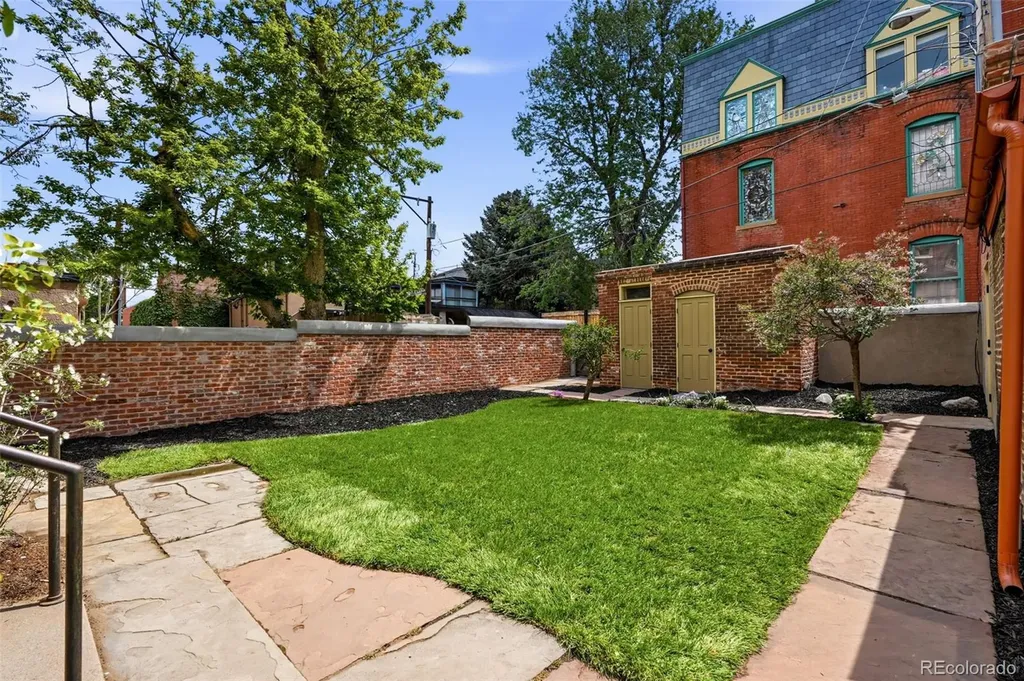 2104 Glenarm Place Denver CO 80205