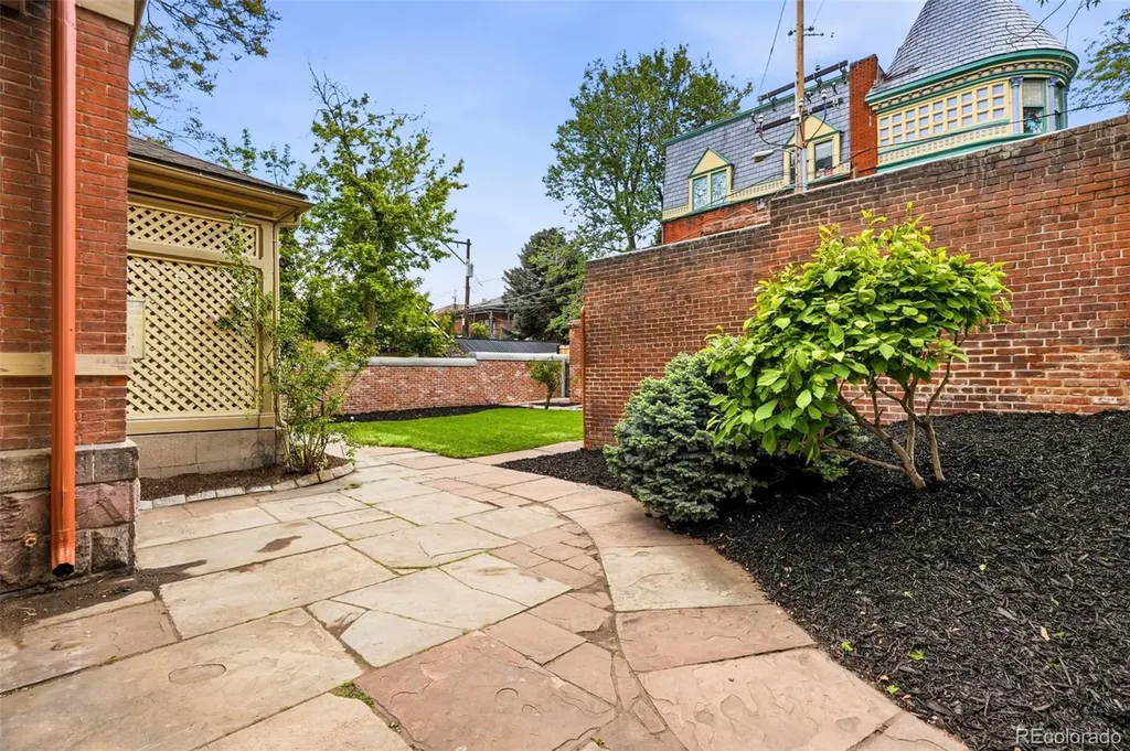 2104 Glenarm Place Denver CO 80205