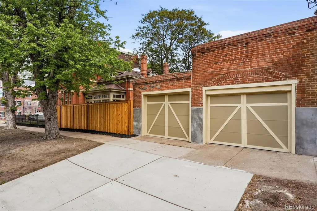 2104 Glenarm Place Denver CO 80205