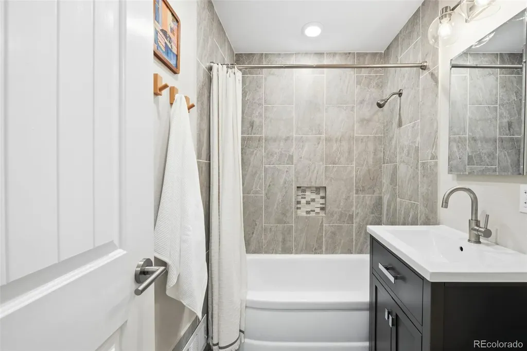 5140 S Logan Street Littleton CO 80121