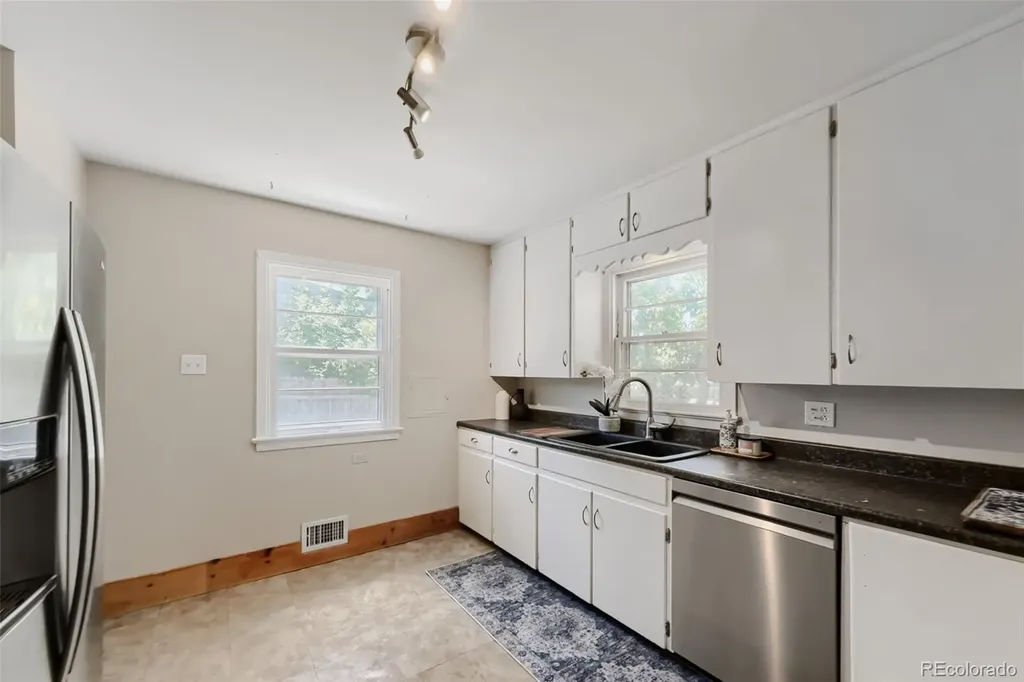3275 S Fox Street Englewood CO 80110