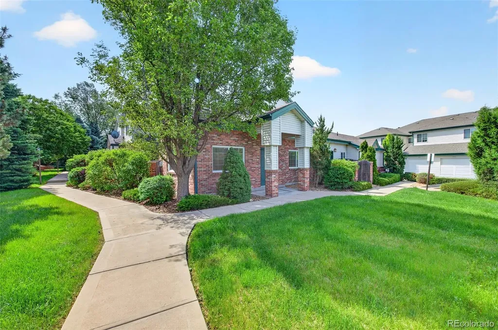 878 S Kalispell Circle Aurora CO 80017