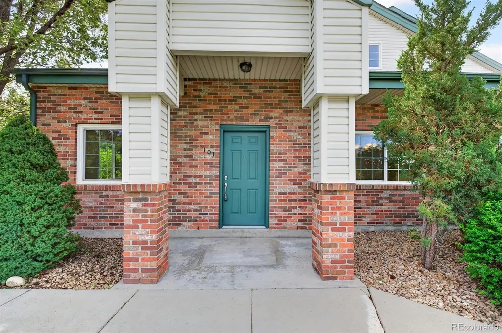 878 S Kalispell Circle Aurora CO 80017