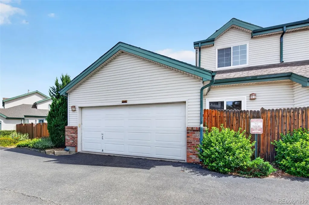 878 S Kalispell Circle Aurora CO 80017