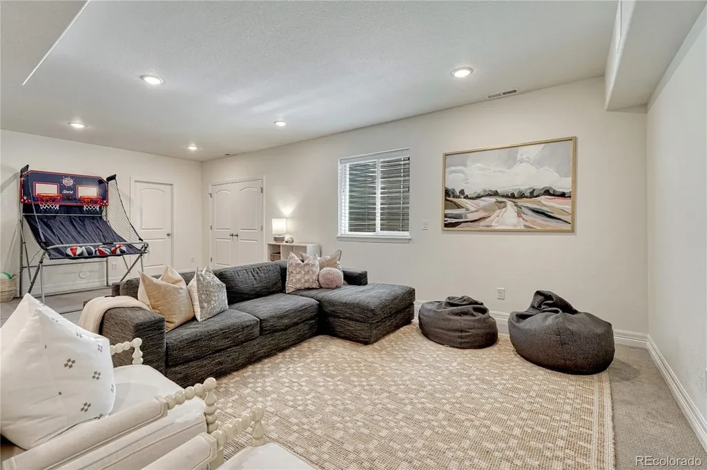 10349 Isle Street Parker CO 80134
