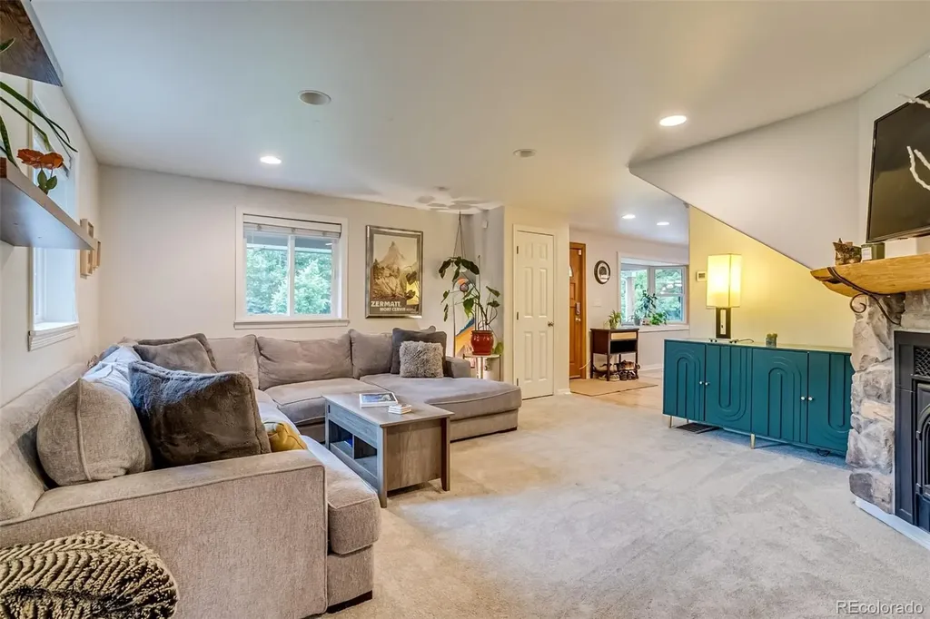 755 Holland Street Lakewood CO 80215