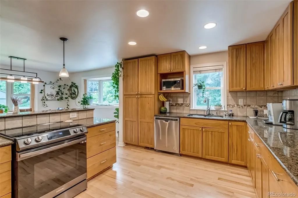 755 Holland Street Lakewood CO 80215