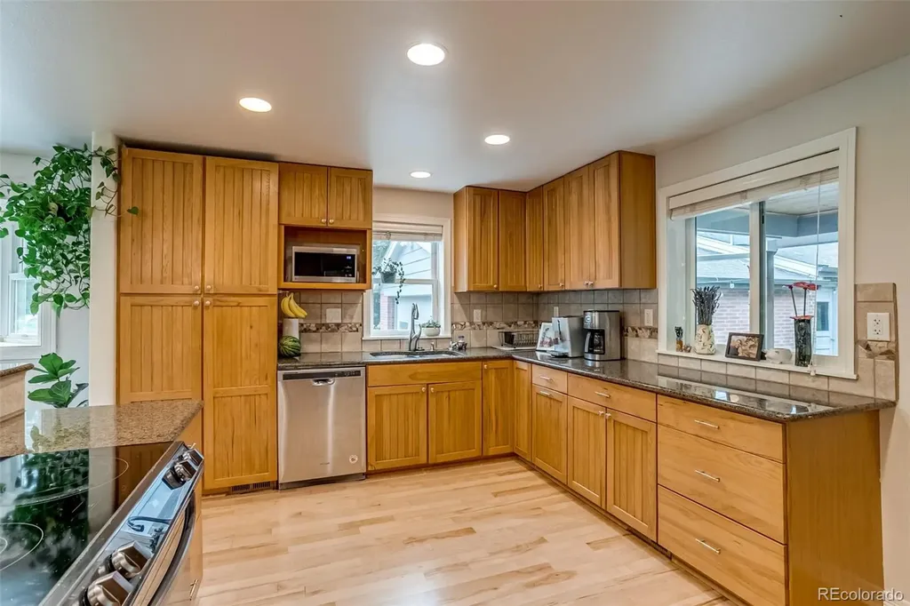 755 Holland Street Lakewood CO 80215