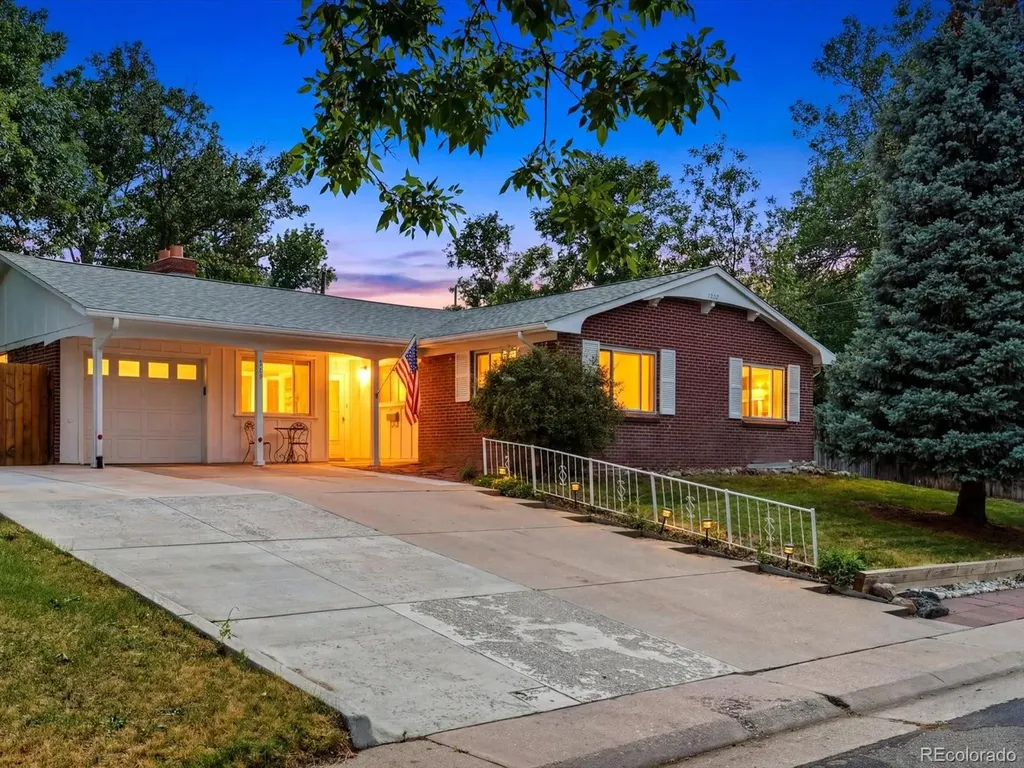 778 W Briarwood Avenue Littleton CO 80120