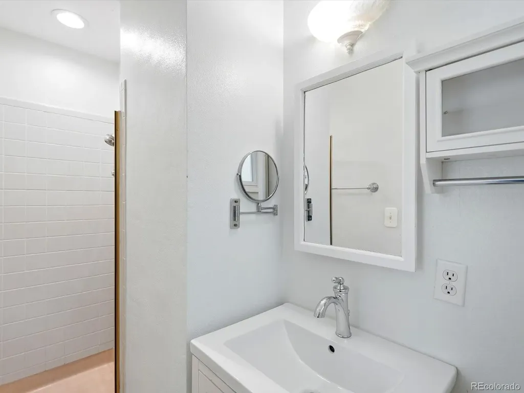 778 W Briarwood Avenue Littleton CO 80120