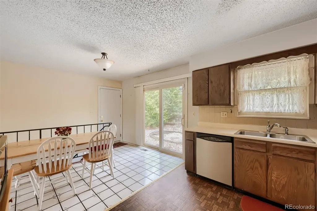 4618 Ridgeglen Road Colorado Springs CO 80918