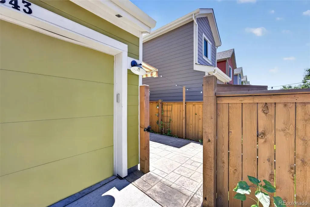 5843 Boston Street Denver CO 80238
