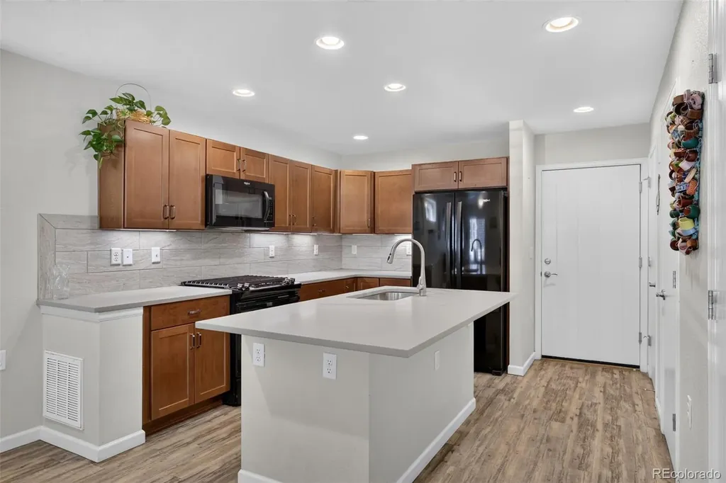 5843 Boston Street Denver CO 80238