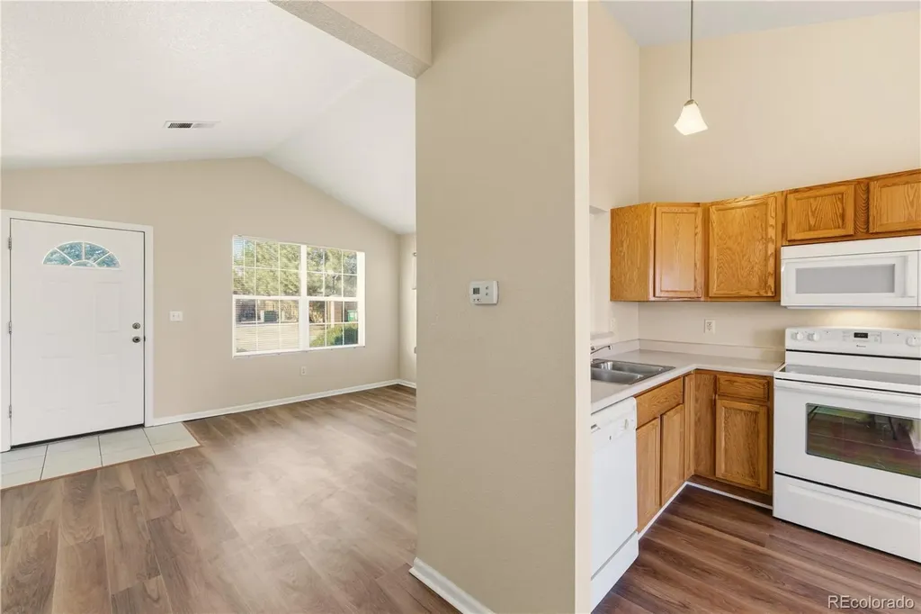 1748 Eagle Street Aurora CO 80011