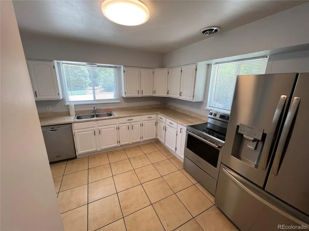 947 S Benton Lakewood CO 80226