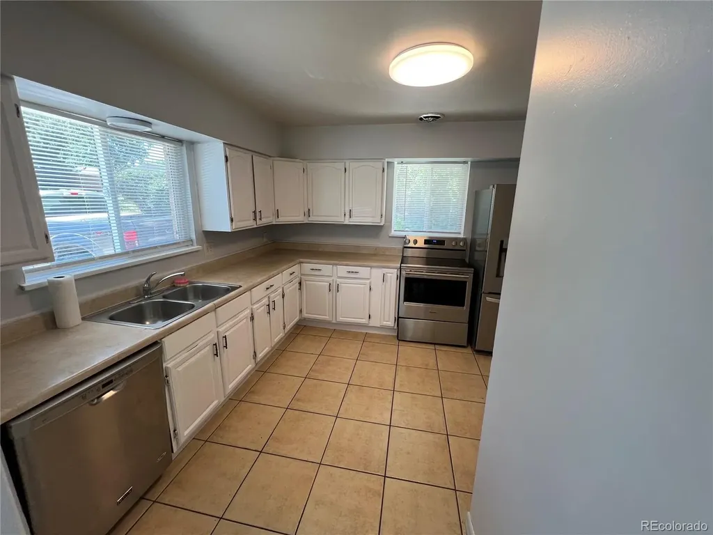 947 S Benton Lakewood CO 80226