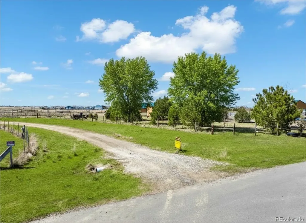 2-8 Flandin Court Strasburg CO 80136