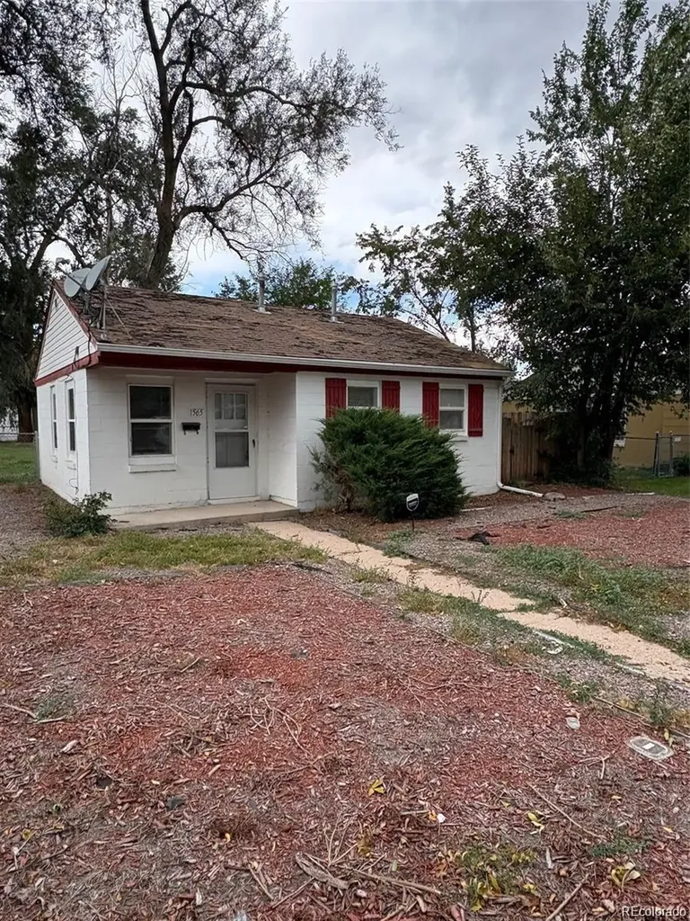 1565 Xanthia Street Denver CO 80220