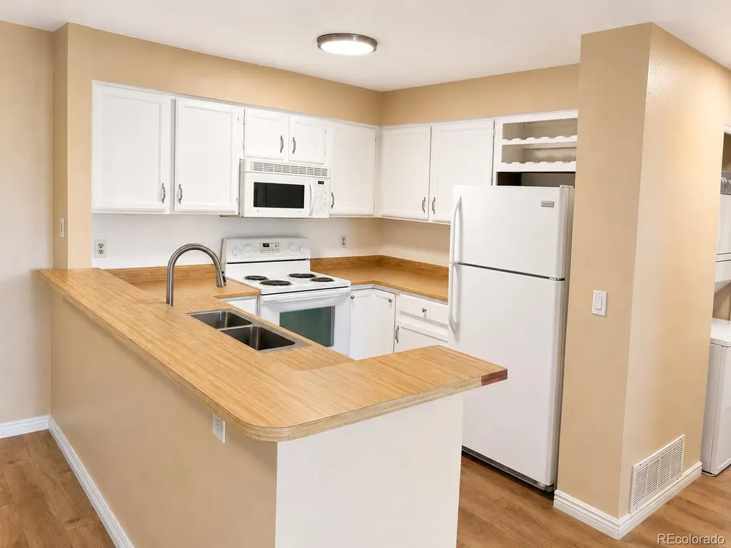 4480 S Pitkin Street Aurora CO 80015