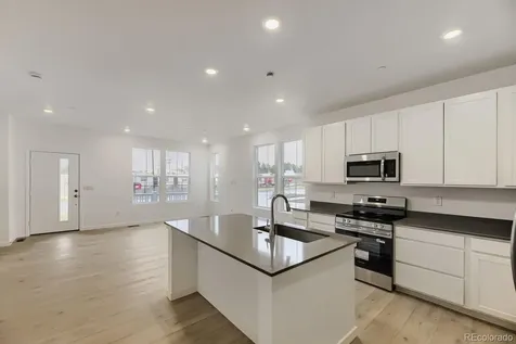 7613 S Mobile Way Centennial CO 80016