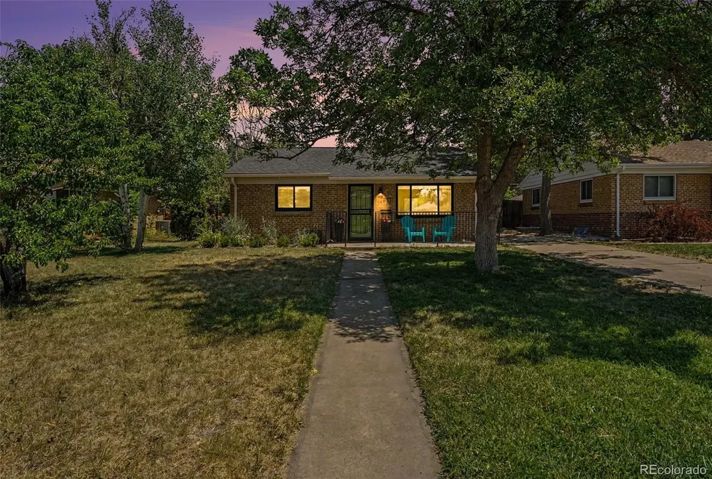 2832 Pontiac Street Denver CO 80207
