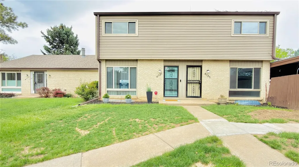 4521 W Ponds Circle Littleton CO 80123