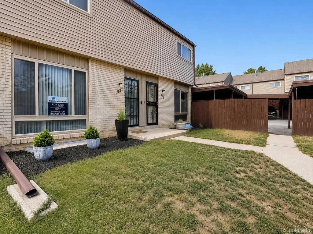 4521 W Ponds Circle Littleton CO 80123