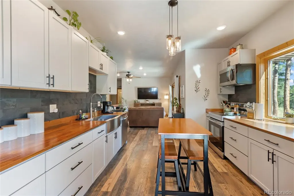 80 Feldspar Road Florissant CO 80816