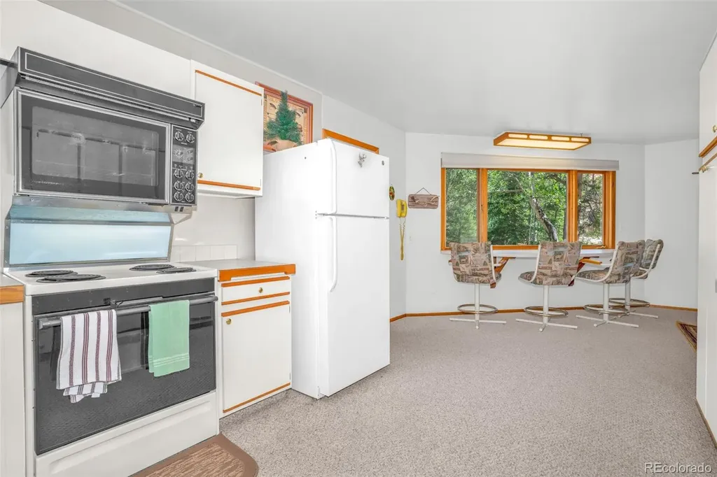 21692 S Saint Vrain Drive Lyons CO 80540