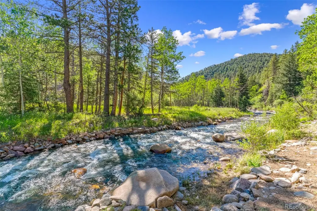 21692 S Saint Vrain Drive Lyons CO 80540