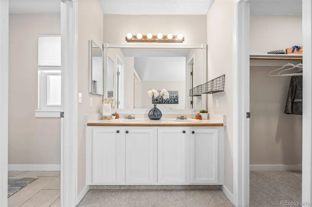18809 E Whitaker Circle Aurora CO 80015