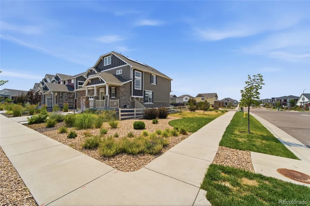 21962 E 44th Drive Aurora CO 80019