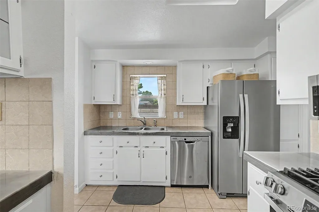 667 S Burro Drive Pueblo CO 81007