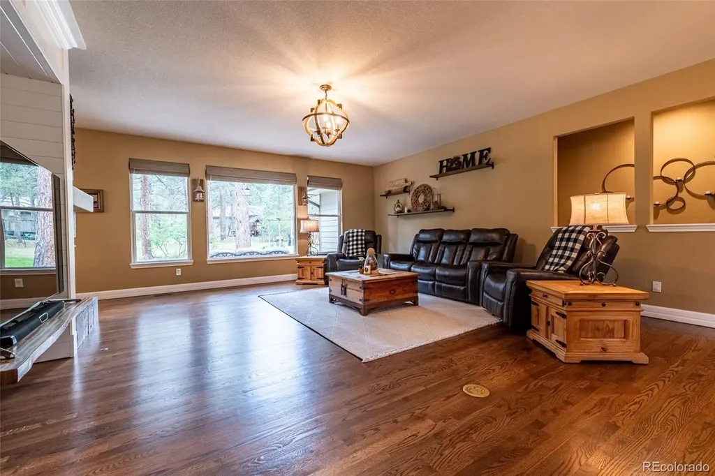1118 Kenosha Drive Larkspur CO 80118