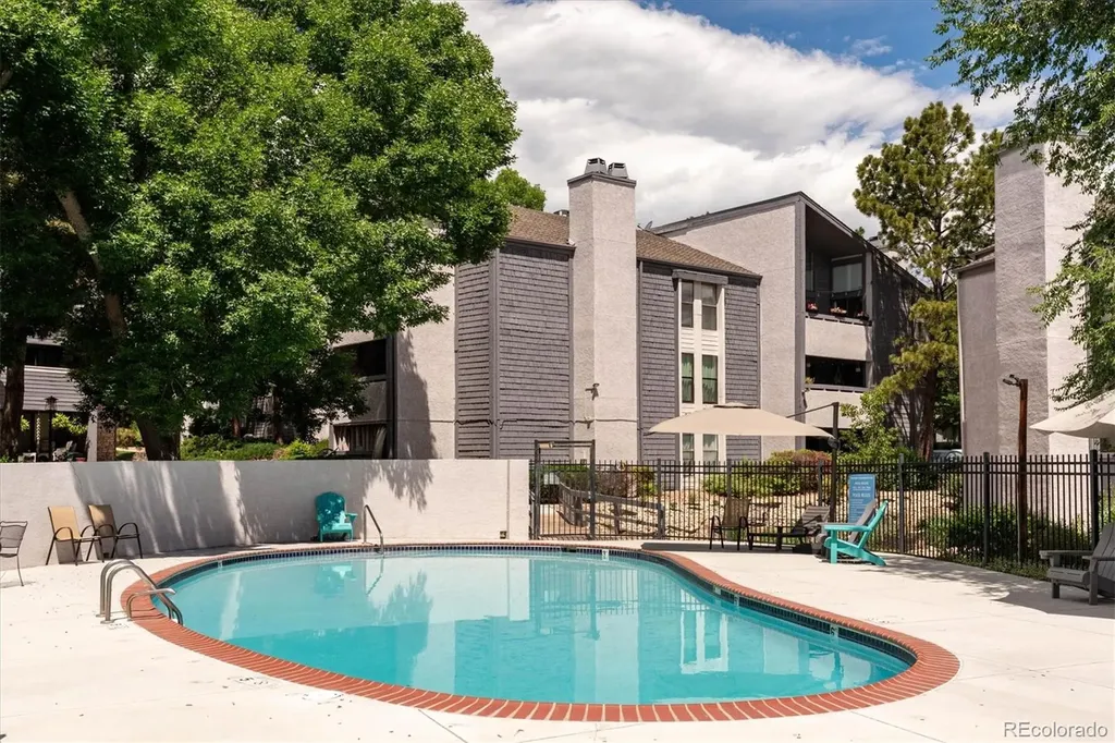 9887 E Peakview Avenue Englewood CO 80111