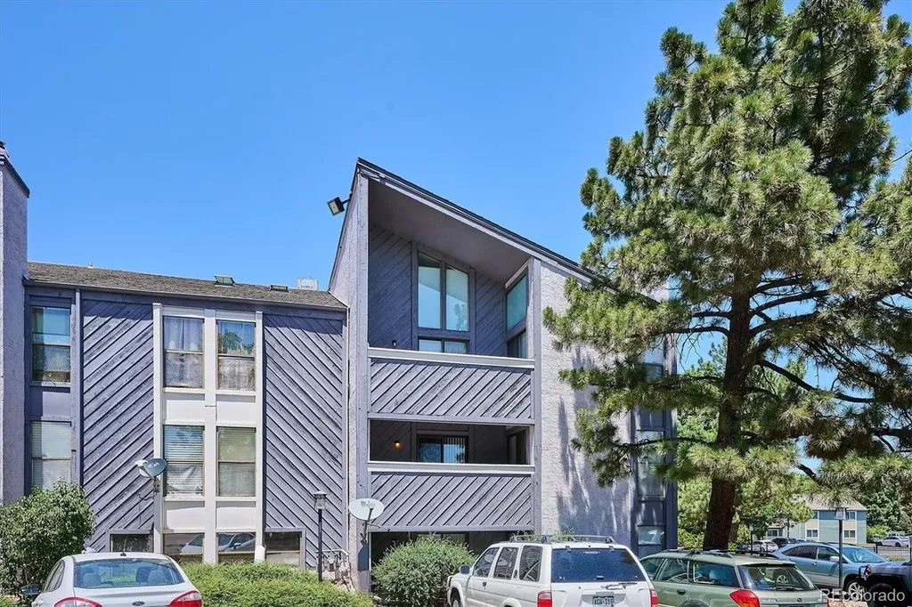 9887 E Peakview Avenue Englewood CO 80111