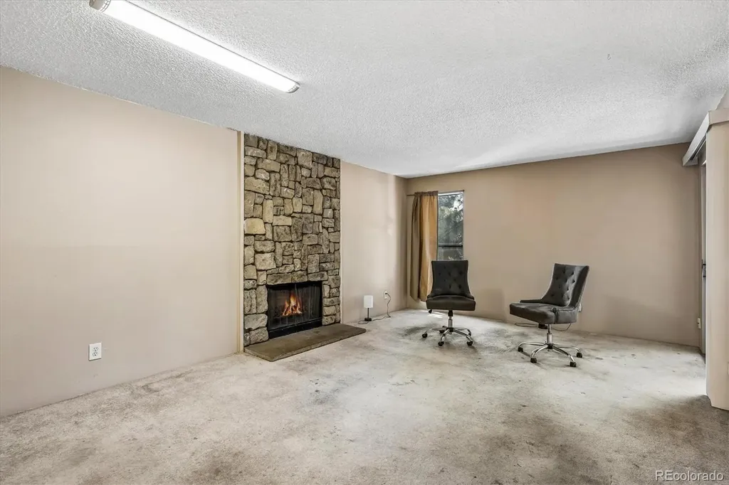 9887 E Peakview Avenue Englewood CO 80111