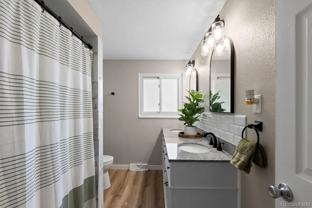 7180 W Fairview Drive Littleton CO 80128