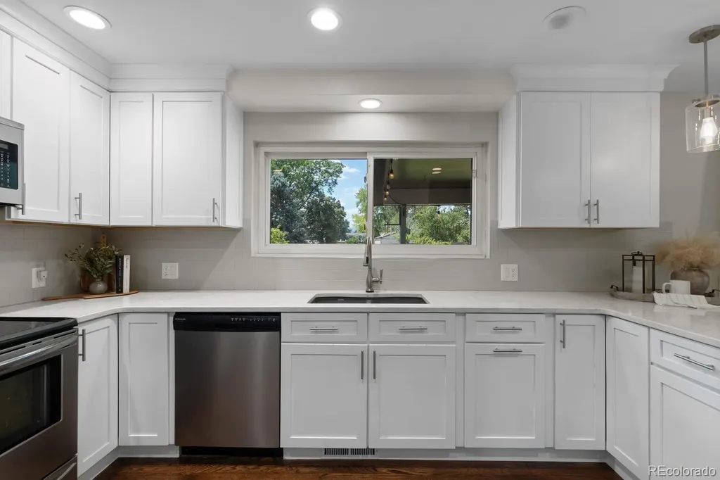 7180 W Fairview Drive Littleton CO 80128