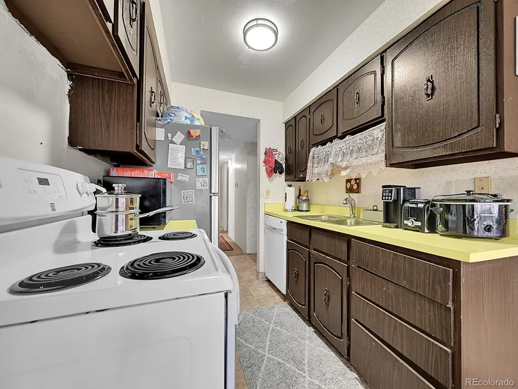 3646 S Granby Way Aurora CO 80014