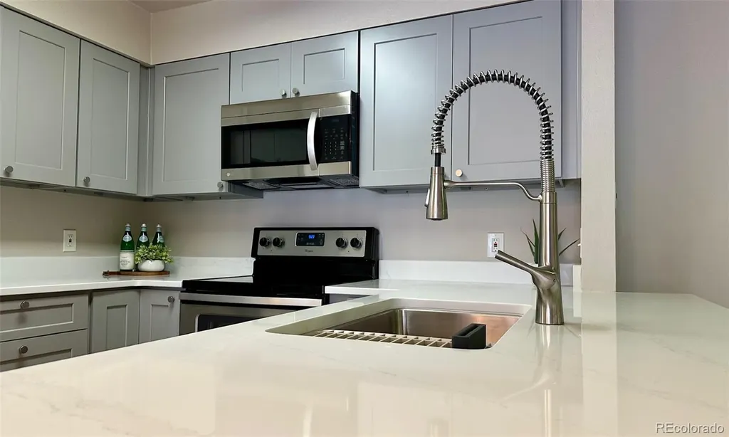 4460 S Pitkin Street Aurora CO 80015