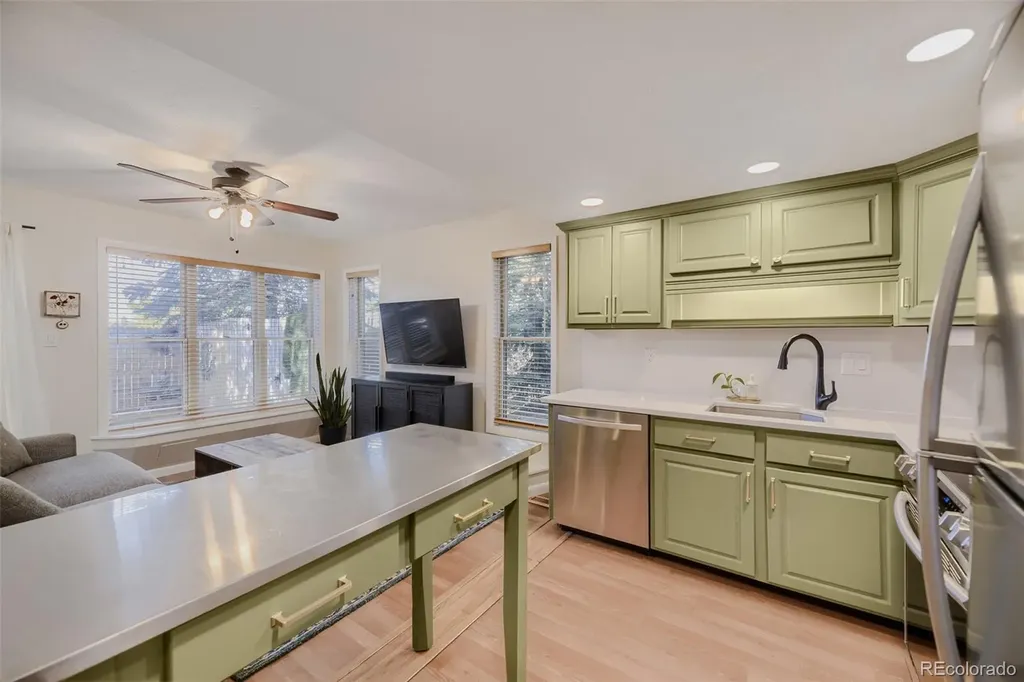1909 S Kipling Street Lakewood CO 80227