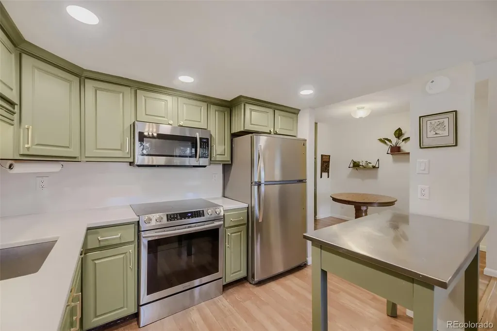 1909 S Kipling Street Lakewood CO 80227