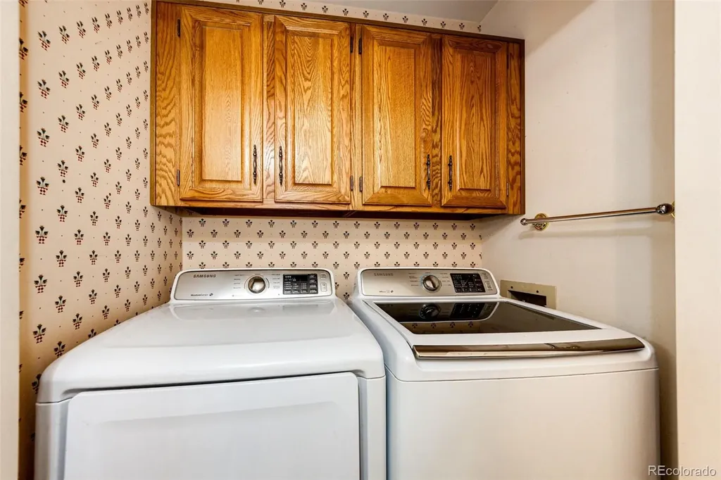 2550 S Iris Street Lakewood CO 80227