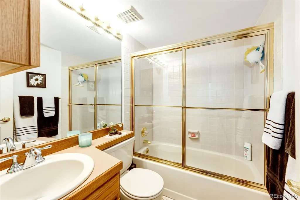 2550 S Iris Street Lakewood CO 80227