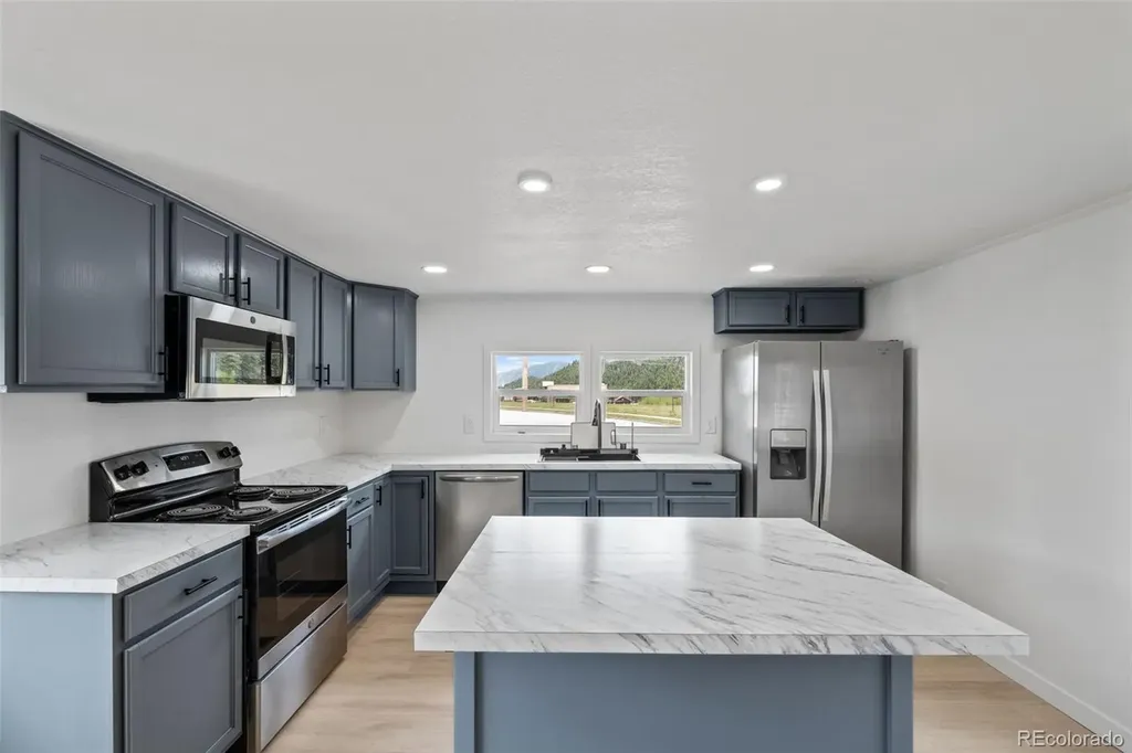 19570 E Us Highway 24 Woodland Park CO 80863