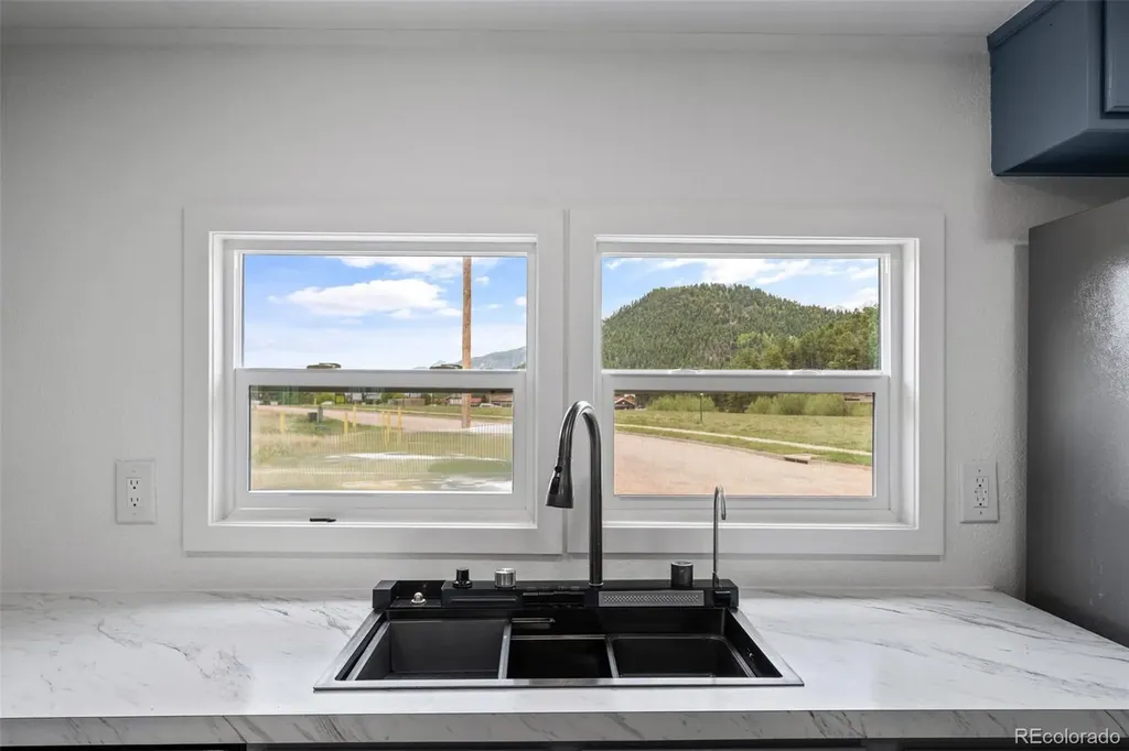 19570 E Us Highway 24 Woodland Park CO 80863