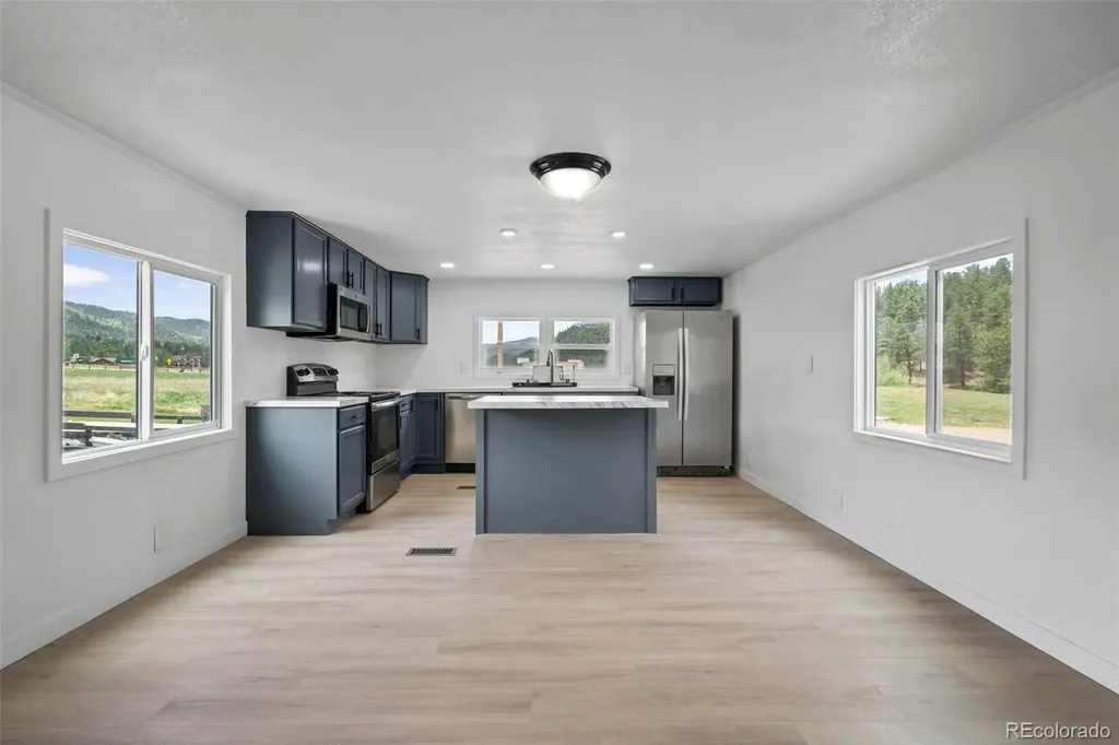 19570 E Us Highway 24 Woodland Park CO 80863