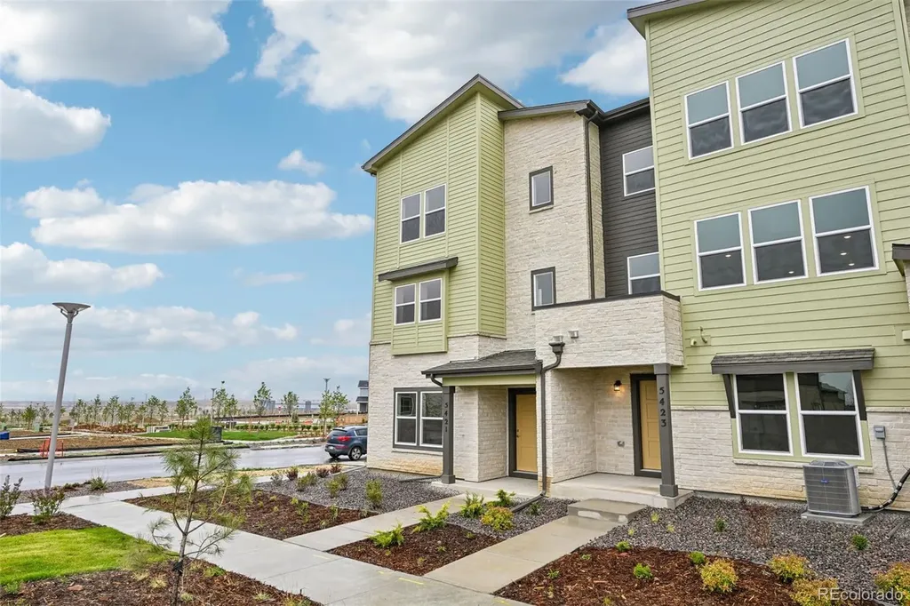 5421 N Eaton Park Way Aurora CO 80019