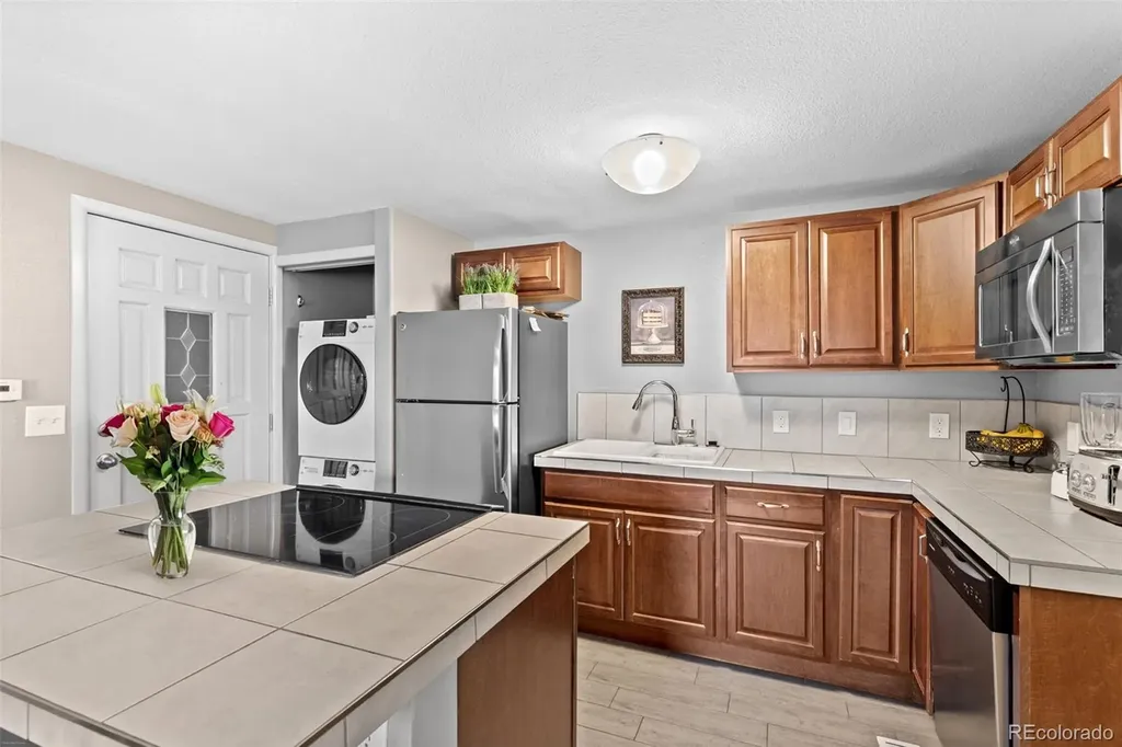 6595 W 46th Place Wheat Ridge CO 80033
